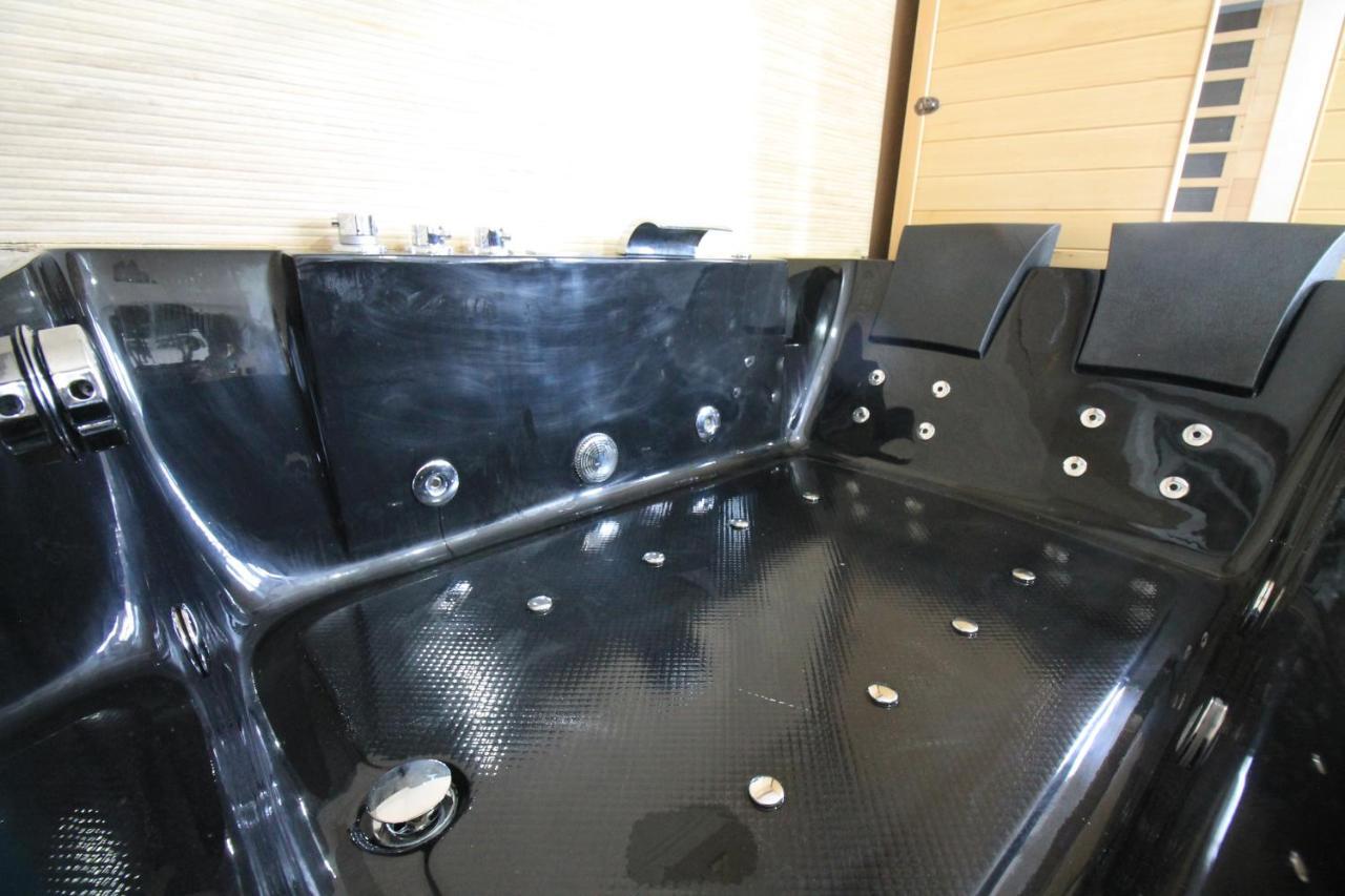 Derniere Reservations Avant Indisponibilite En Septembre Pour 12 Mois, Illimites Jacuzzi Spa Bain A Remous Interieur, Sauna Interieur, Parking Reserve, Vue Et Acces Parc, Prestations Uniques, 1Er Etage Corbeil-Essonnes Ngoại thất bức ảnh
