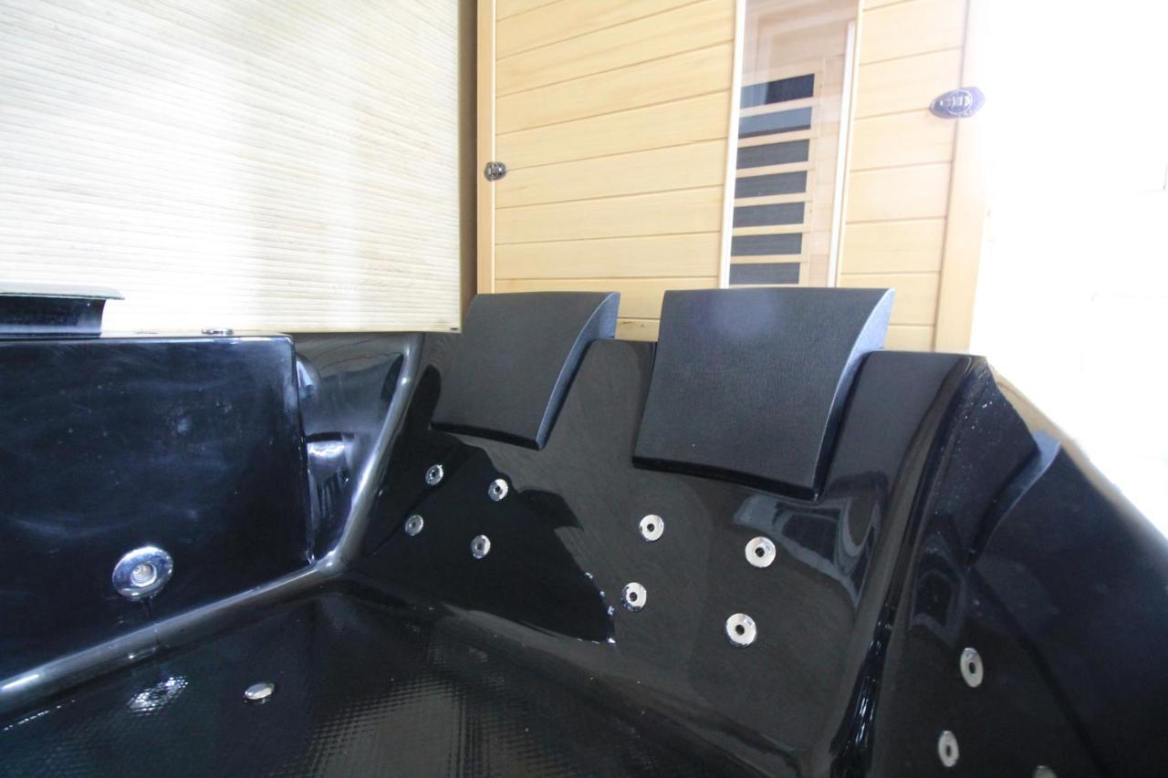 Derniere Reservations Avant Indisponibilite En Septembre Pour 12 Mois, Illimites Jacuzzi Spa Bain A Remous Interieur, Sauna Interieur, Parking Reserve, Vue Et Acces Parc, Prestations Uniques, 1Er Etage Corbeil-Essonnes Ngoại thất bức ảnh